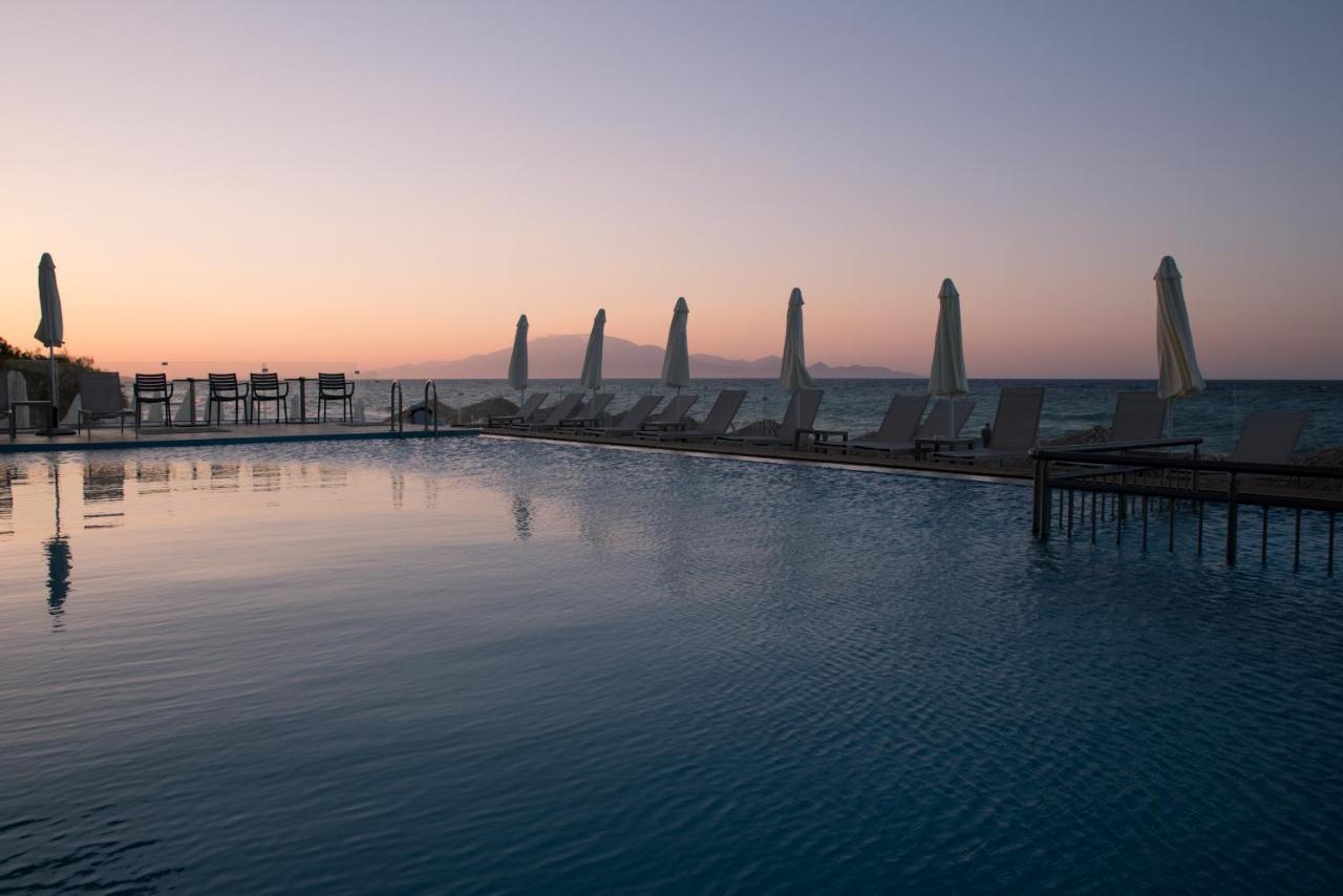Golden Coast Boutique - Luxury Living Aparthotel Kypseli ภายนอก รูปภาพ