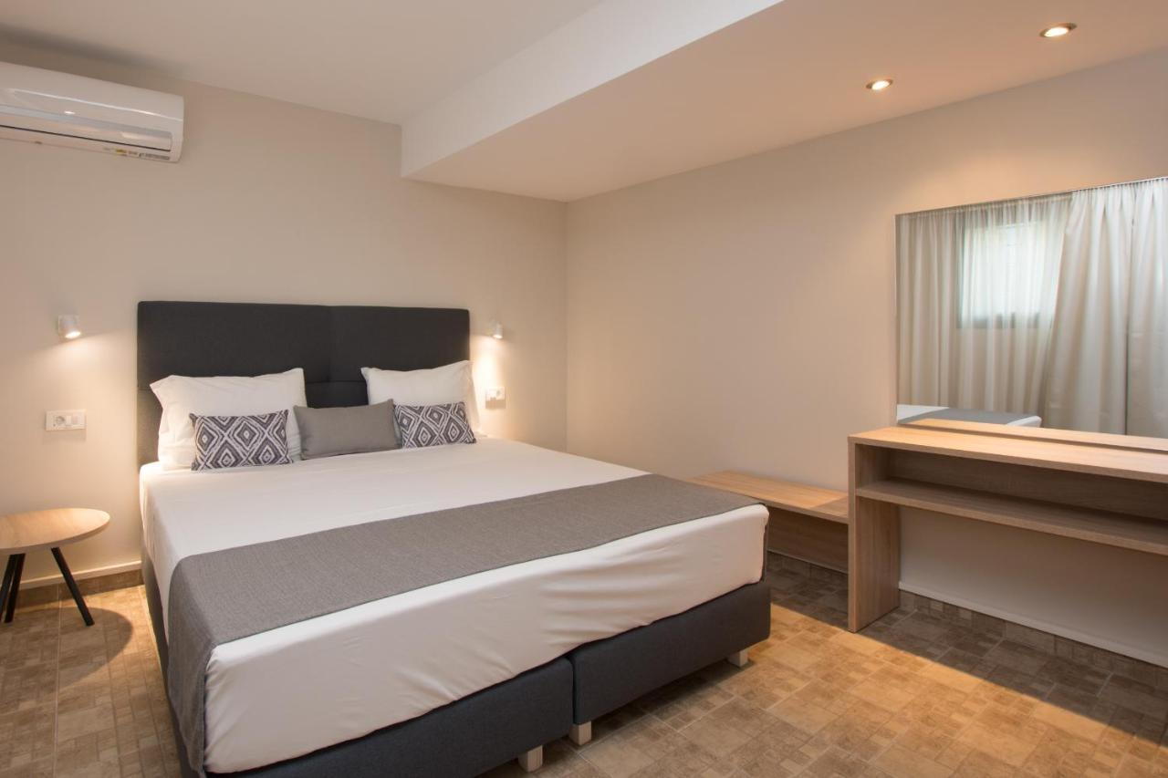Golden Coast Boutique - Luxury Living Aparthotel Kypseli ภายนอก รูปภาพ