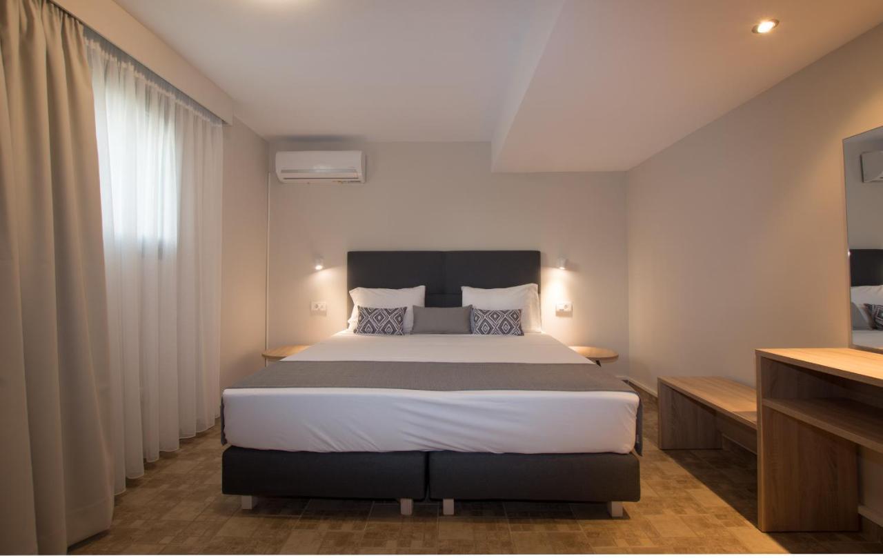 Golden Coast Boutique - Luxury Living Aparthotel Kypseli ภายนอก รูปภาพ