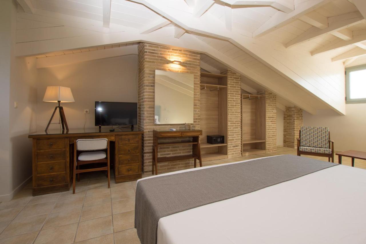 Golden Coast Boutique - Luxury Living Aparthotel Kypseli ภายนอก รูปภาพ
